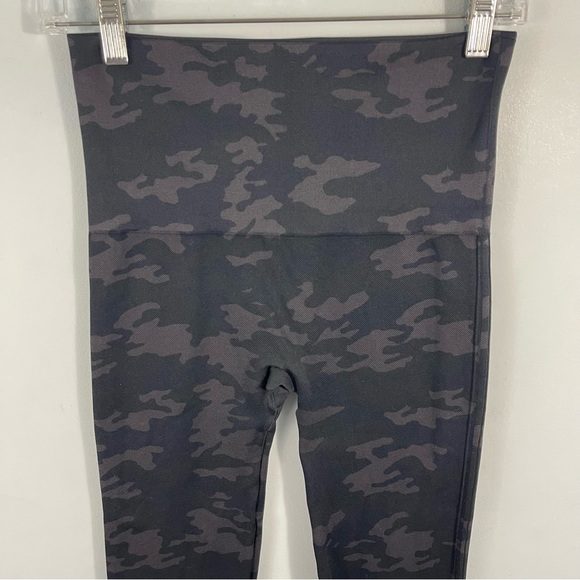 Spanx Look At Me Now Seamless Camo Leggings Size M - L - Picture 5 of 14